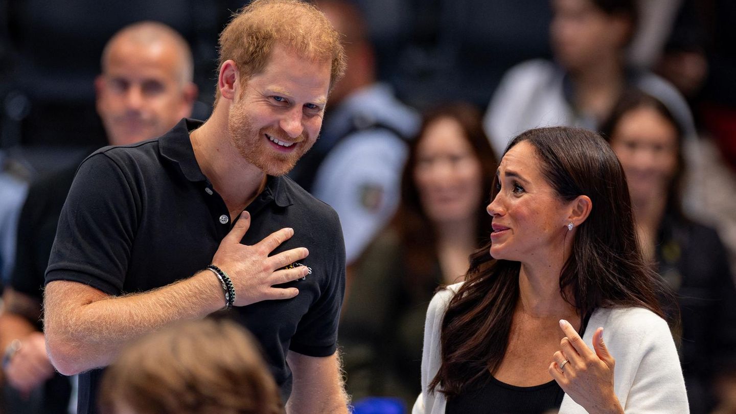 Aufmerksamer-Ehemann-Mit-dieser-Geste-schuetzt-Prinz-Harry-Meghan-vor-einem-Fauxpas.jpg
