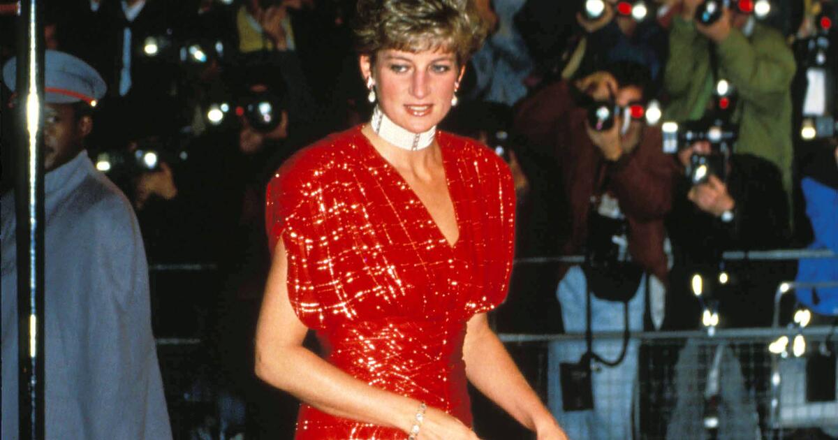 Drei-Kleider-von-Prinzessin-Diana-bringen-15-Millionen-Euro.jpg