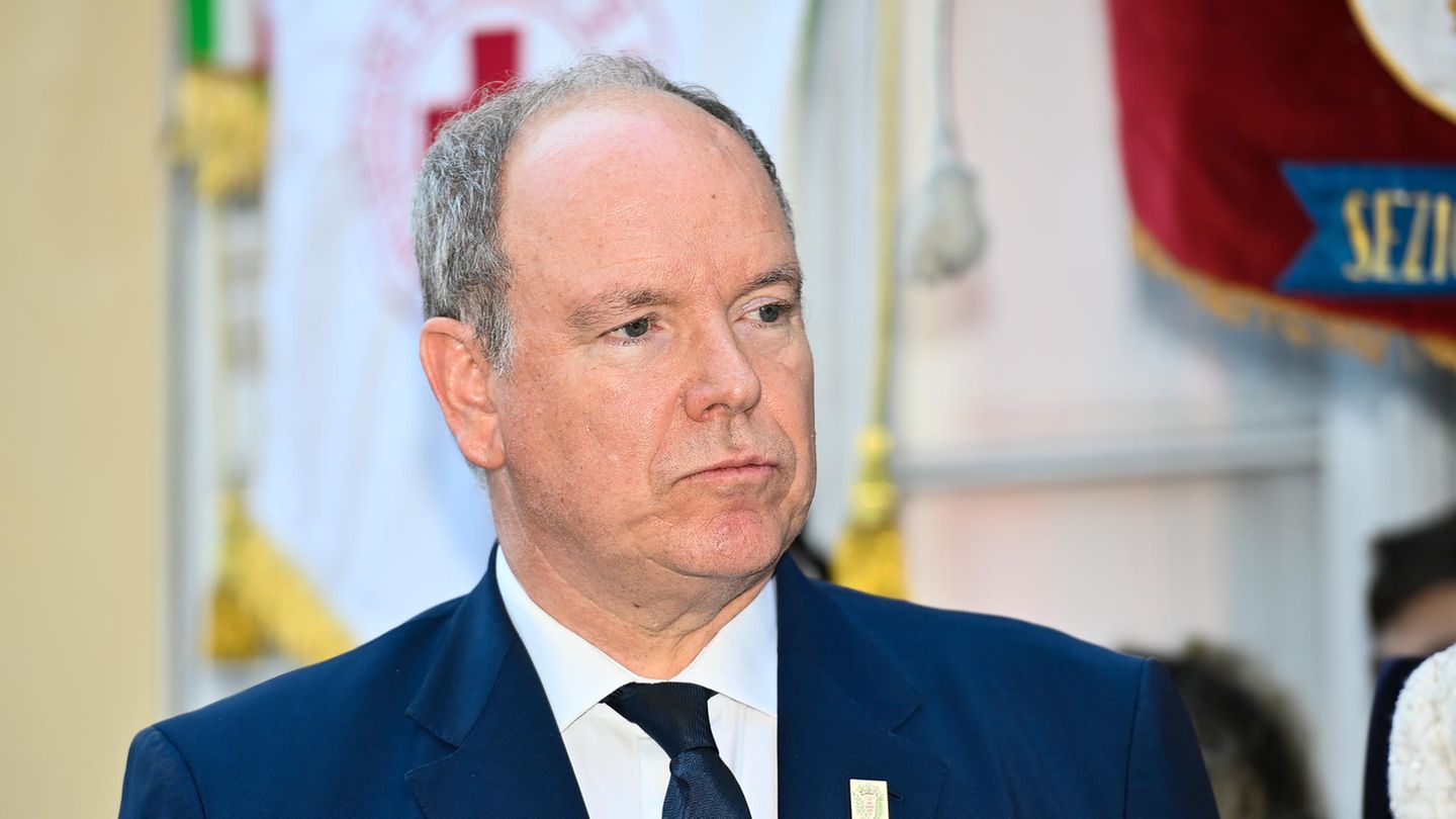Fuerst-Albert-Ohne-Charlene-auf-dem-Oktoberfest-–-dafuer-mit-Ex-Affaere-Nicole-Coste.jpg