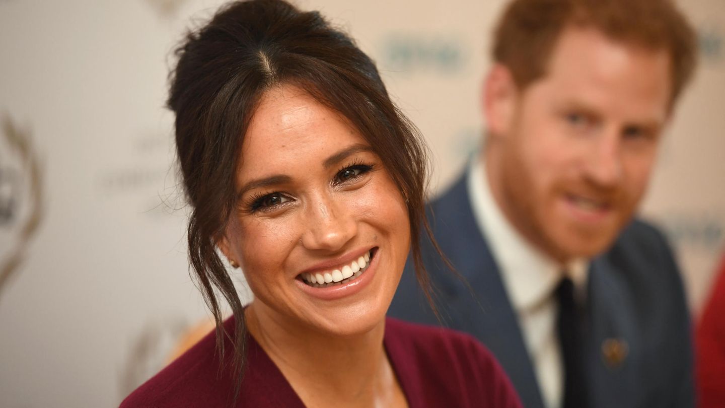 Herzogin-Meghan-Allein-in-Montecito-unterwegs-Das-macht-sie-waehrend-Prinz-Harry-in-Duesseldorf-ist.jpg