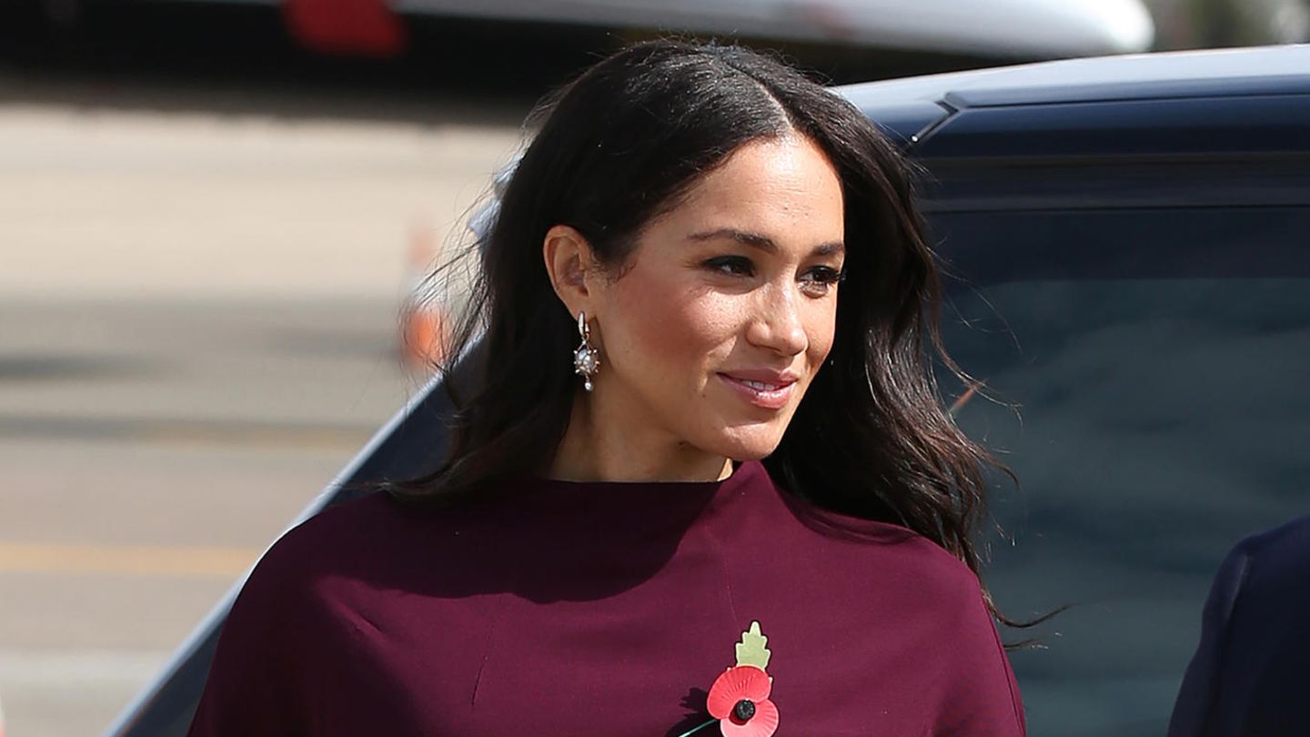 Herzogin-Meghan-Unterwegs-nach-Duesseldorf-Sie-wurde-am-Flughafen-gesichtet.jpg
