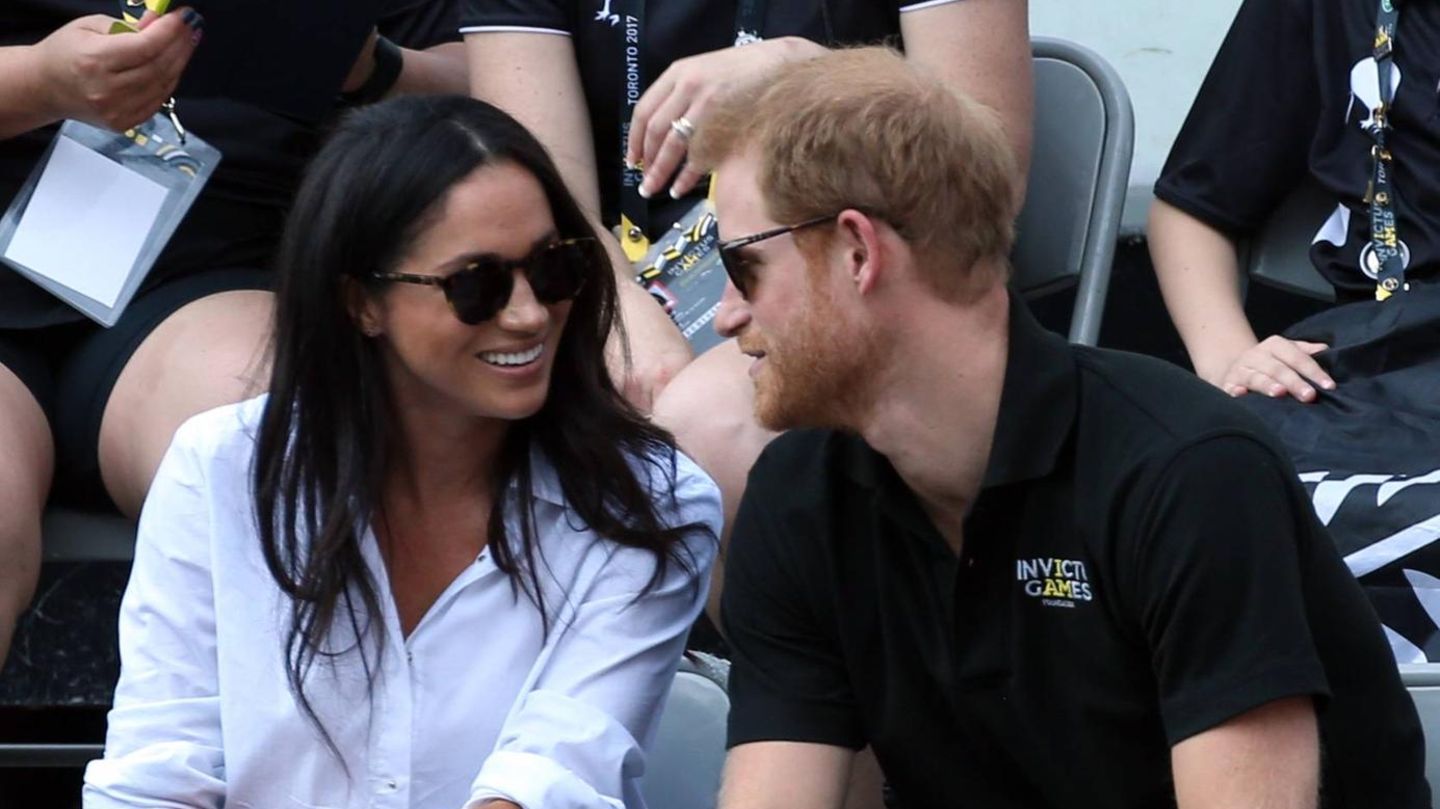 Heute-vor-6-Jahren-Verliebte-Blicke-Meghan-und-Harry-hatten-ihren-ersten-Paarauftritt.jpg