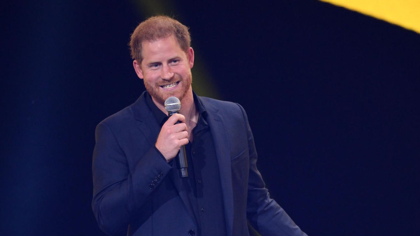 Koenigsambitionen-Harrys-vielsagende-Antwort-auf-Reporterfrage-geht-viral.jpg