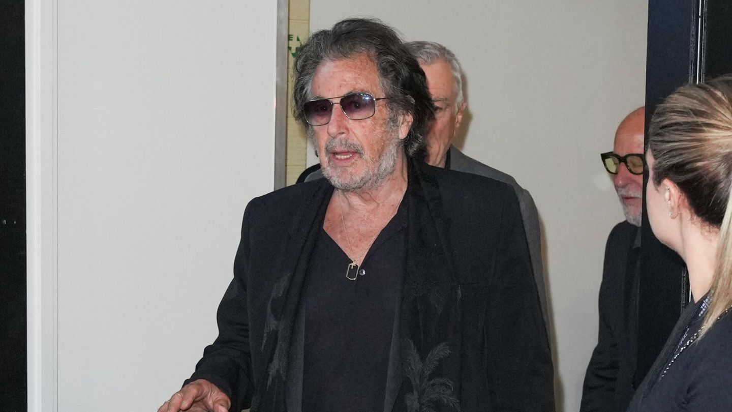 Kurz-nach-Geburt-des-Babys-Ist-Al-Pacino-wieder-Single.jpg