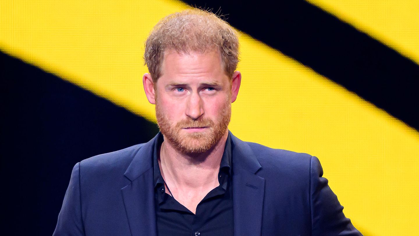 Prinz-Harrys-emotionale-Rede-auf-Militaeruniform-Schiesst-er-hier-gegen-seine-Familie.jpg