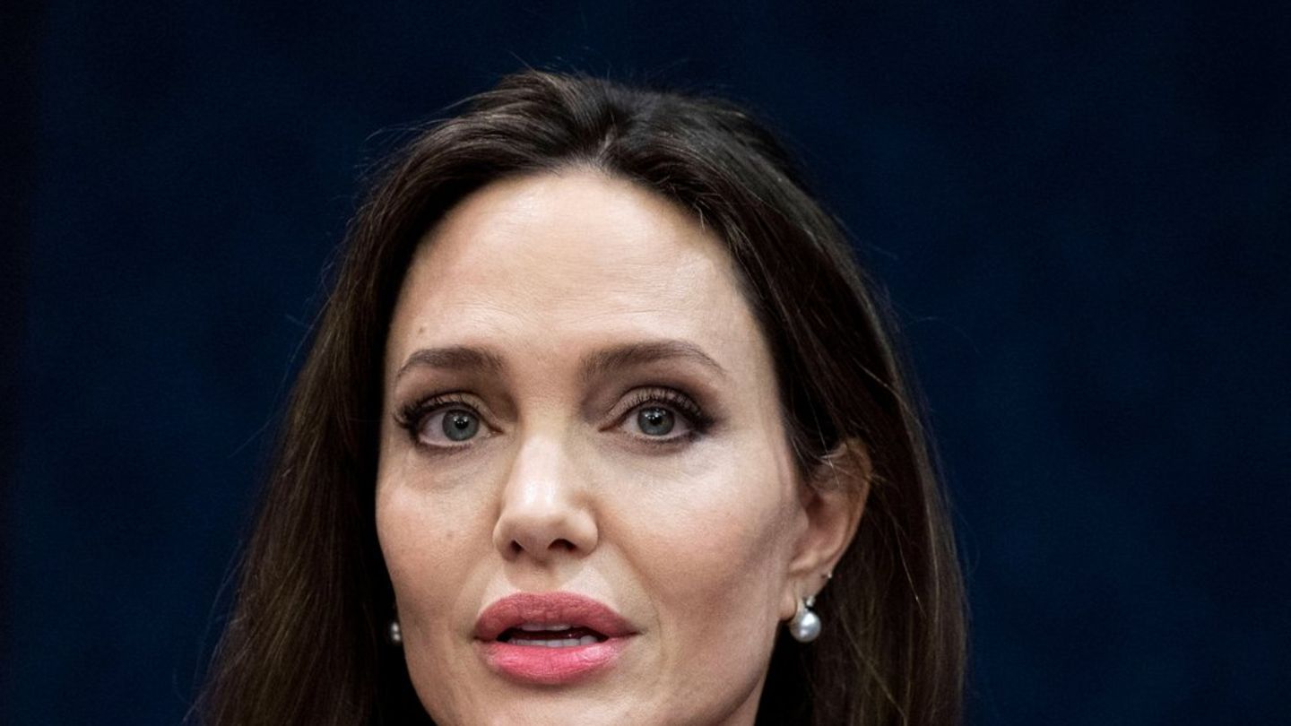 Angelina-Jolie-fordert-Waffenstillstand.jpg