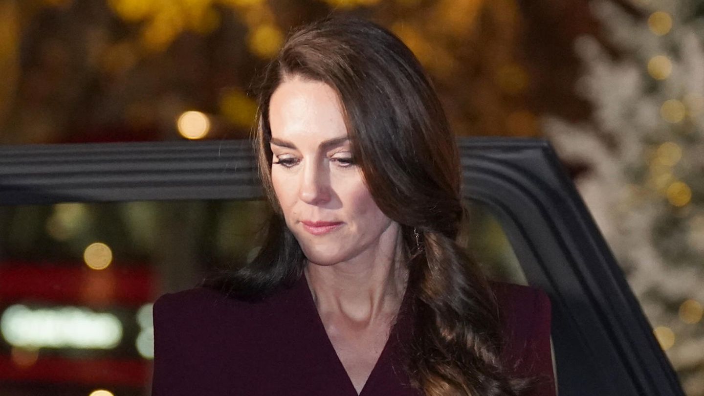 Catherine-Princess-of-Wales-Ups-Weihnachtsplaene-versehentlich-vom-Palast-enthuellt.jpg