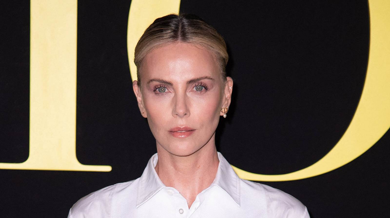 Charlize-Theron-Schock-Gestaendnis-Ihr-Vater-wollte-sie-und-ihre-Mutter-umbringen-InTouch.jpg