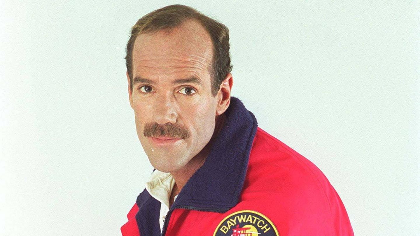 Ein-langsamer-Verbrennungsprozess-Baywatch-Star-Michael-Newman-macht-Parkinson-Erkrankung-oeffentlich-–-nach-16-Jahren.jpg