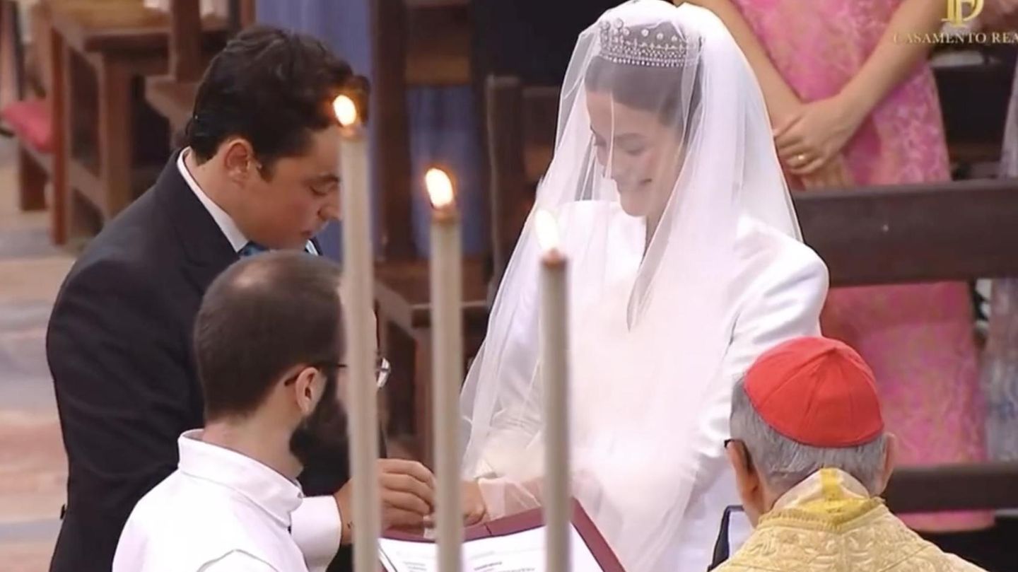 Hochzeit-von-Infantin-Maria-Francisca-Flatternde-Nerven-TV-Aufnahmen-zeigen-Fauxpas-bei-Ringuebergabe.jpg