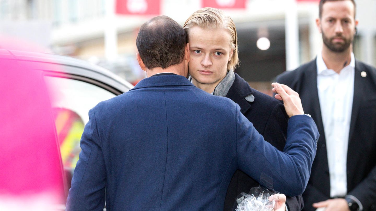 Marius-Borg-Hoiby-Bittere-Pille-fuer-Mette-Marits-Sohn-Ploetzlich-feiern-seine-Exen-miteinander.jpg