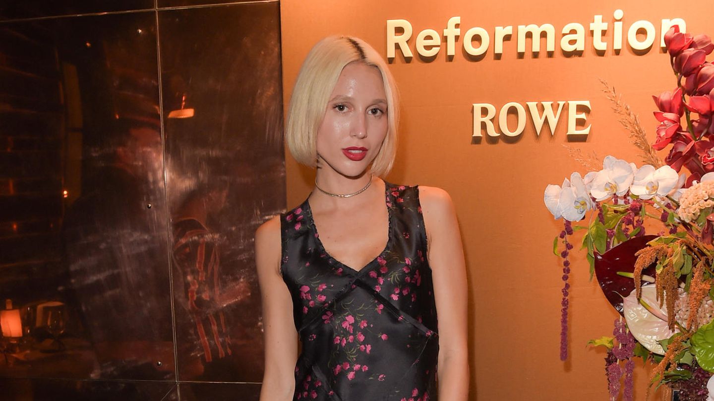 Prinzessin-Olympia-von-Griechenland-Nach-Trennungsgeruechten-Im-sexy-Satin-Dress-auf-dem-Red-Carpet.jpg