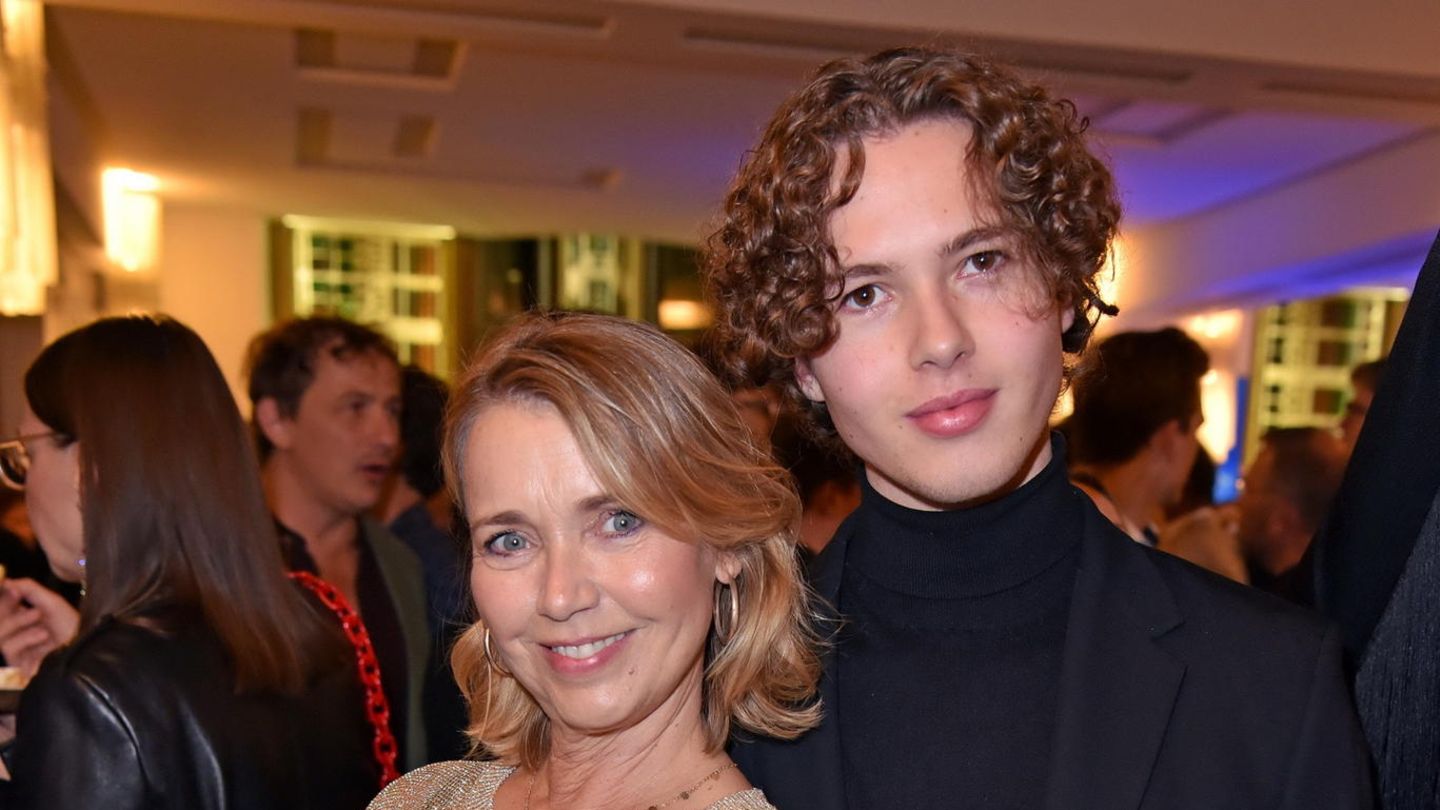 Tina-Ruland-Seltener-Auftritt-mit-ihrem-Sohn-Jahvis.jpg