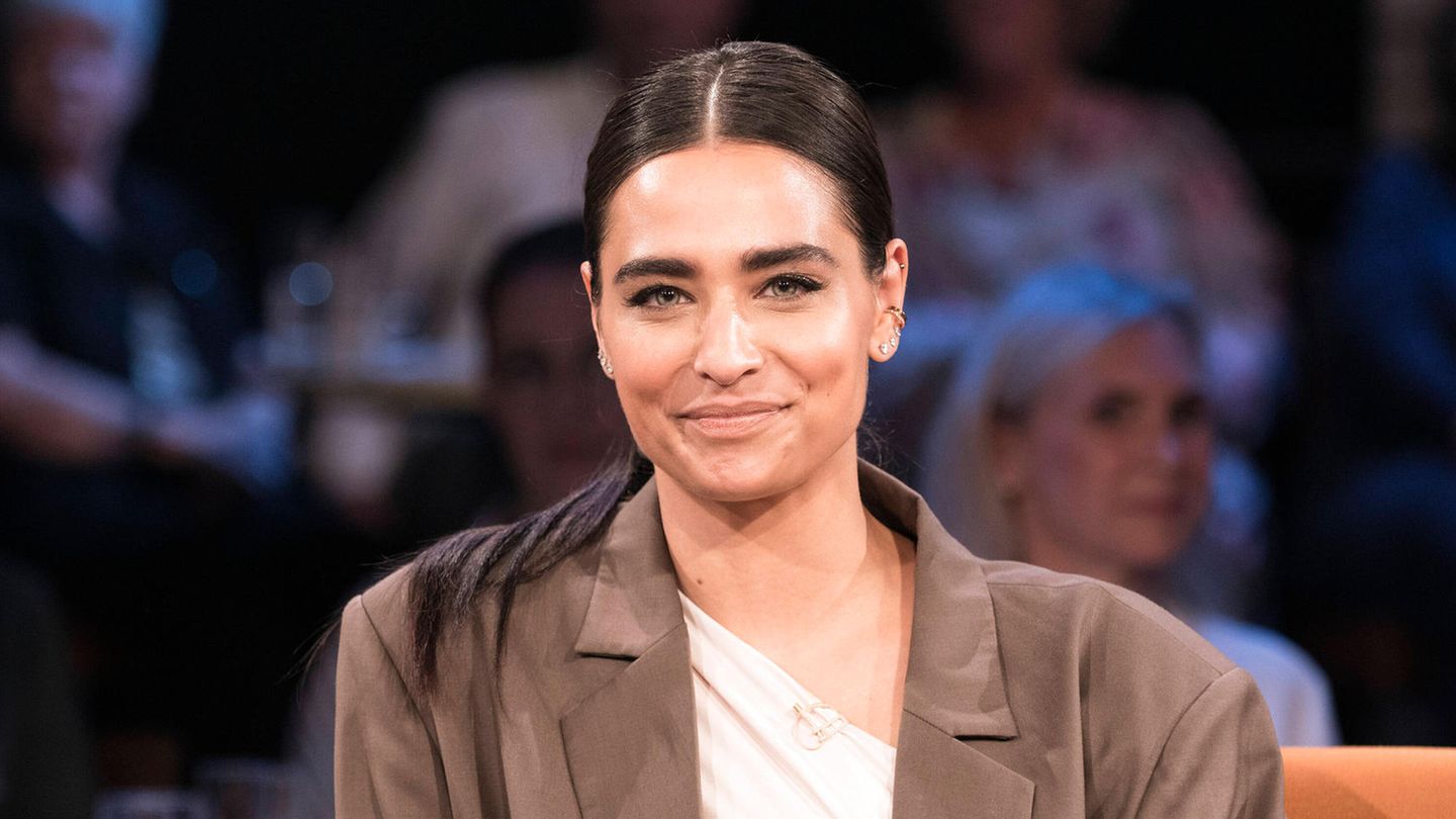 Amira-Pocher-Sie-startet-mit-neuem-Podcast-durch-–-mit-ihm.jpg