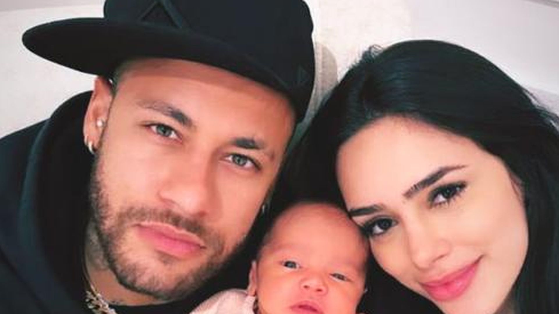 Bewaffnete-Maenner-wollten-Baby-von-Neymar-Jr.-entfuehren.jpg