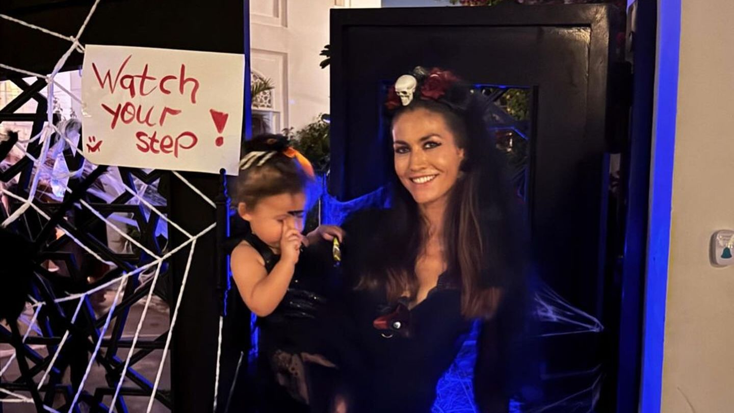 Fiona-Erdmann-Sie-teilt-seltene-Aufnahme-ihrer-kostuemierten-Kinder.jpg
