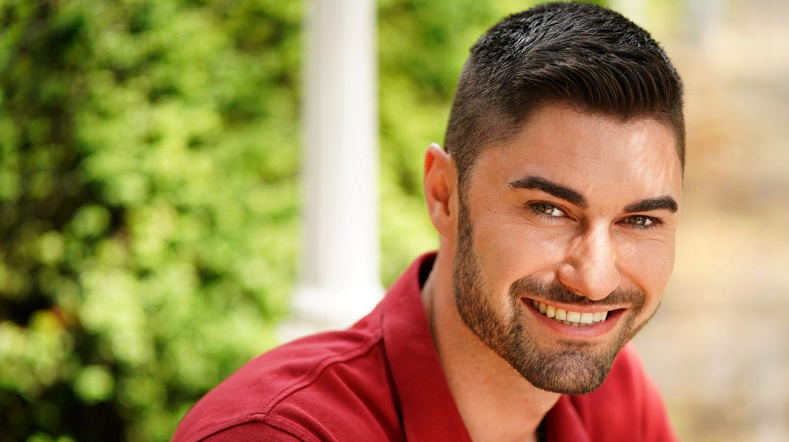 Viehwirt-Daniel-Das-sucht-der-Bachelor-unter-den-Bauern-InTouch.jpg