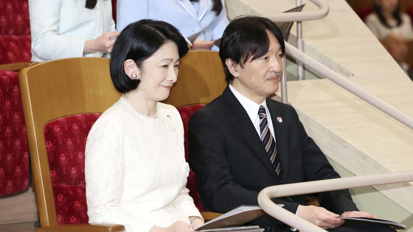 Es-ist-schwierig-Deutlicher-Seitenhieb-von-Kronprinz-Fumihito-gegen-Ex-Prinzessin-Mako.jpg