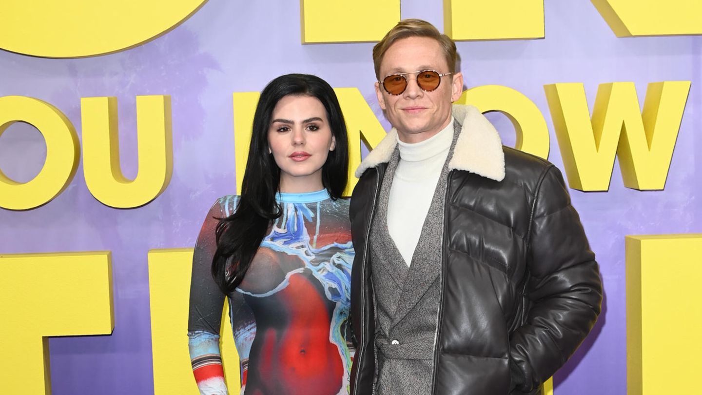 Matthias-Schweighoefer-Gewagter-Look-Freundin-Ruby-sorgt-bei-Premiere-fuer-Aufsehen.jpg