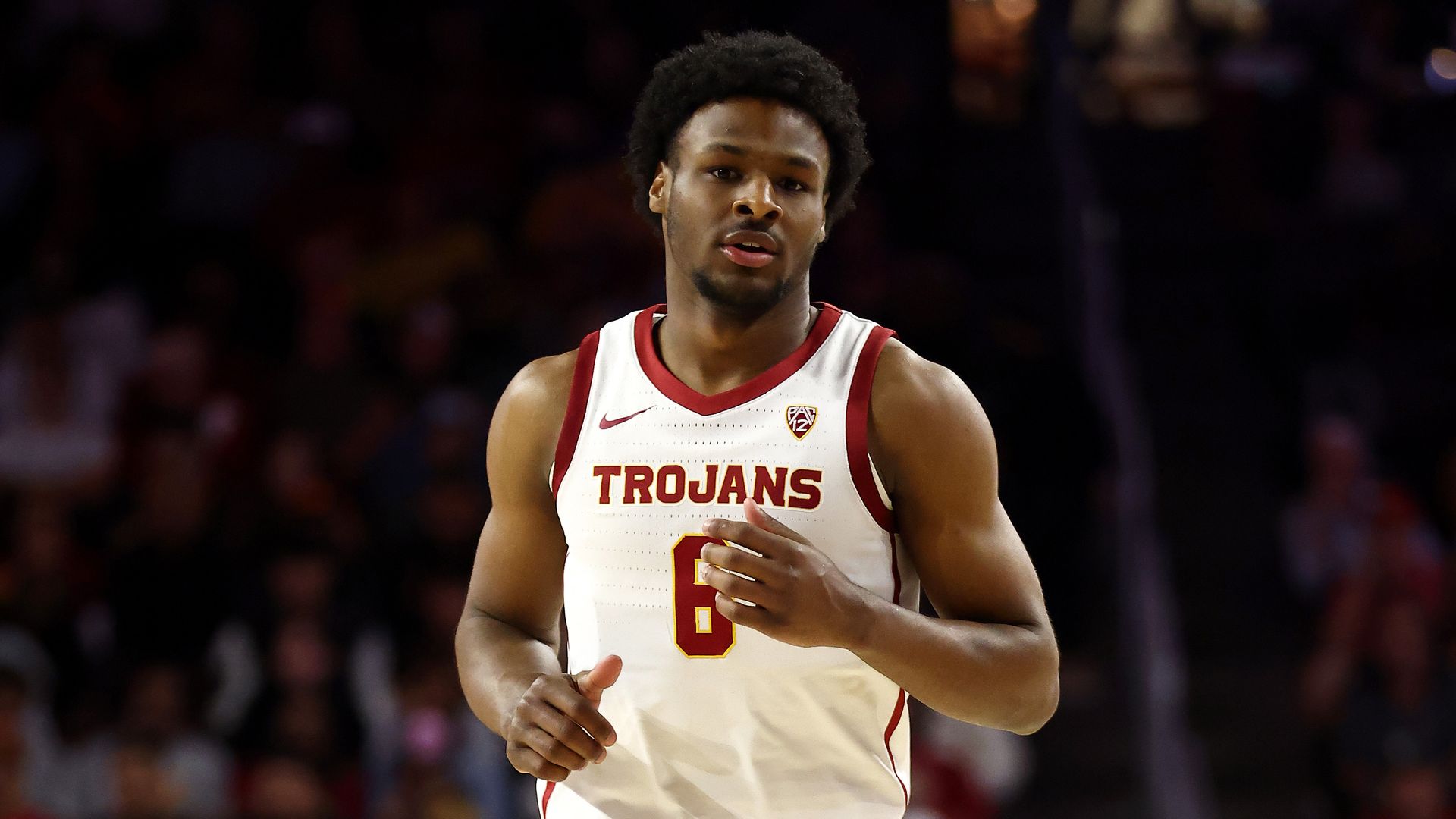 Nach-Herzstillstand-Bronny-James-feiert-Basketball-Debuet.jpg