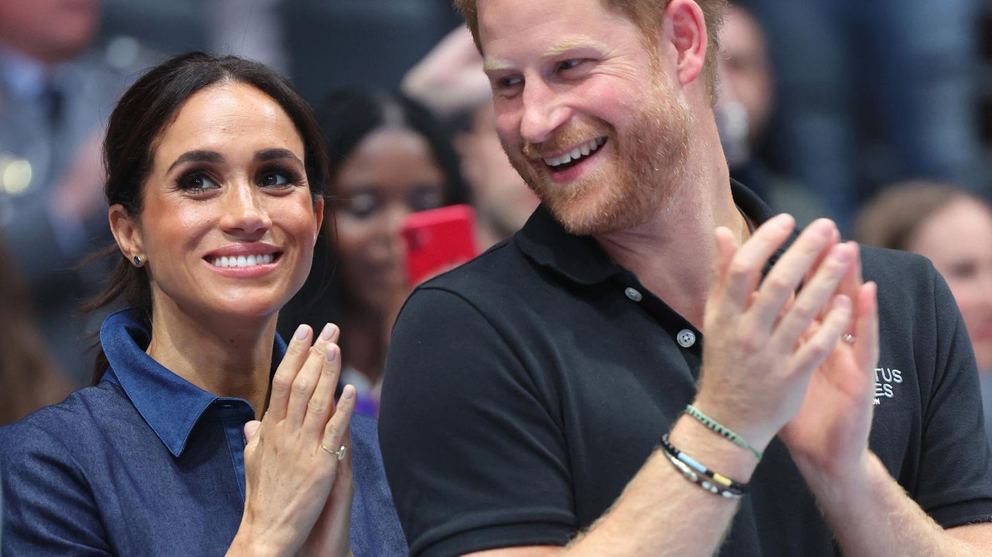 Subtile-Nachricht-Herzogin-Meghan-traegt-ein-Schmuckgeschenk-von-Charles.jpg