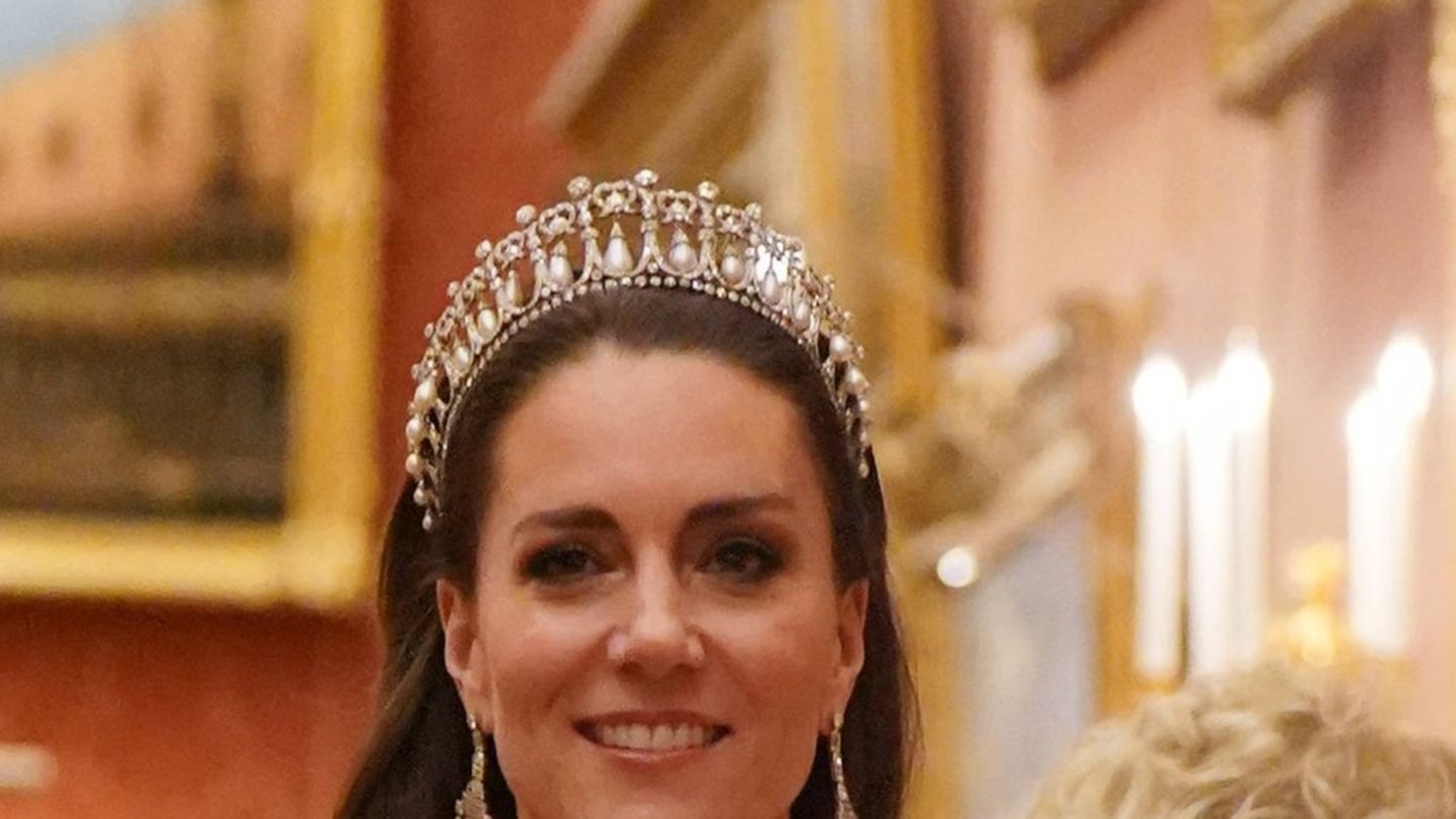 Zweiter-Tiara-Auftritt-in-zwei-Wochen.jpg